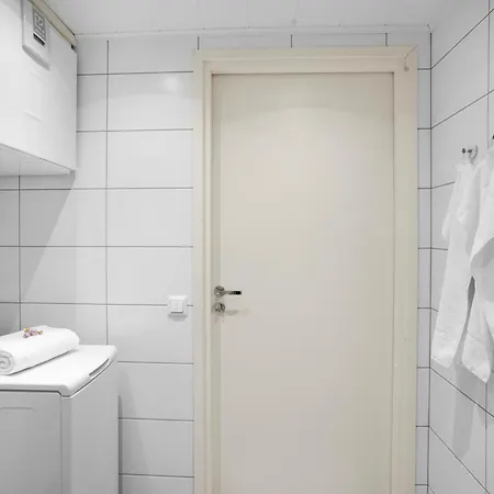 Arctic Pearl Studio Apartment
